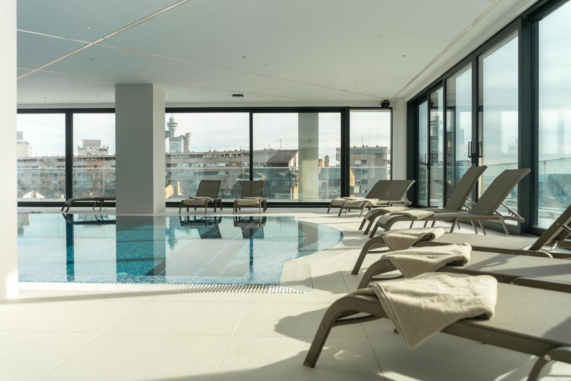 New Belgrade Premium Hotel Exterior foto